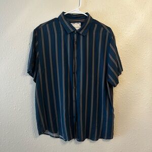 Men’s Striped Button Up